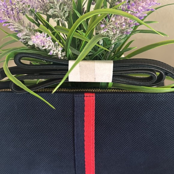 Clare V . sac Bretella Pertorated Suede Crossbody bag - Picture 11 of 16